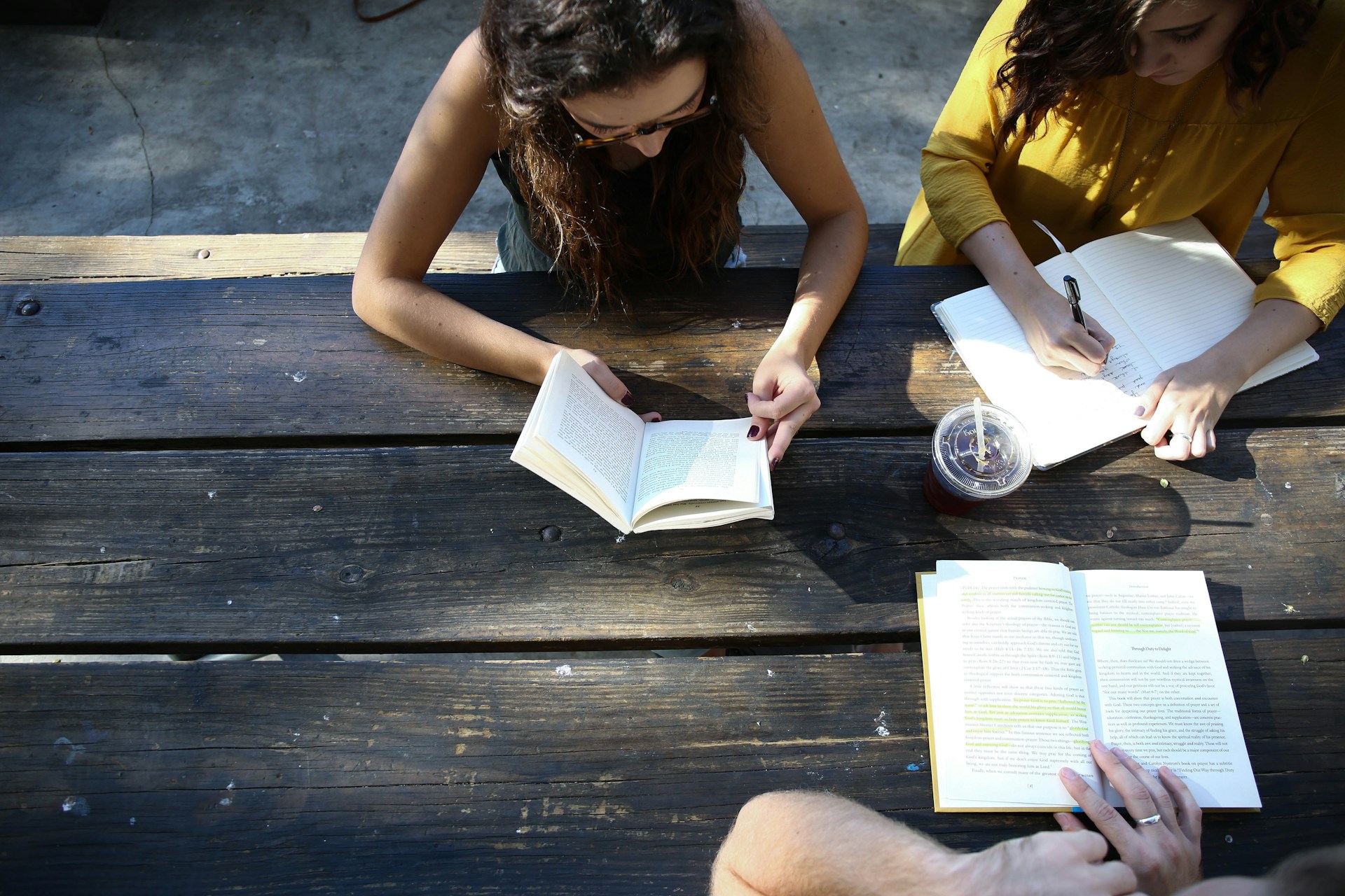 7 Platforms Helping Language Learners Practice Speaking Without the Pressure of Live Classes